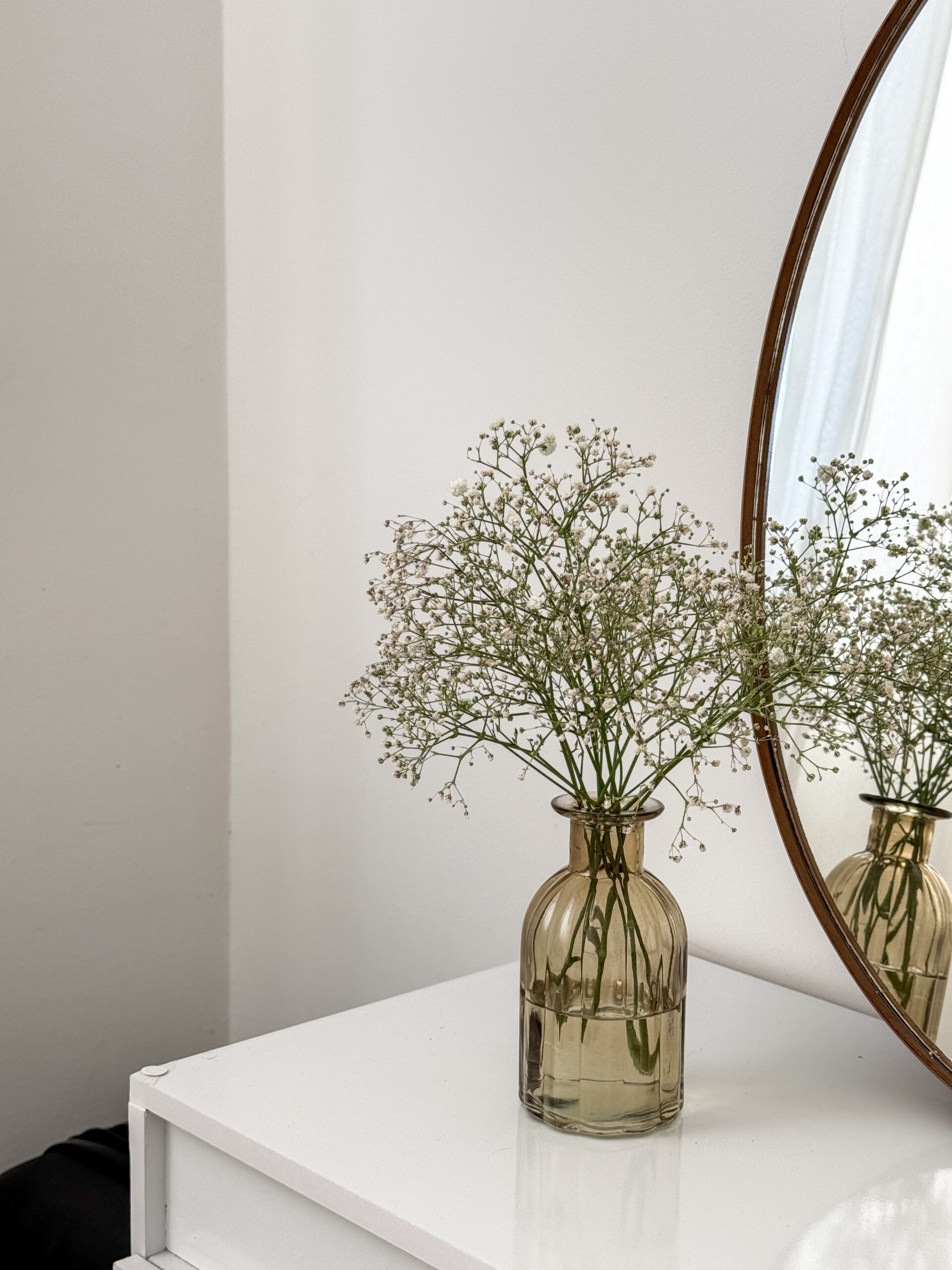 Best Essential Oils for DIY Bug Spray and Outdoor Use